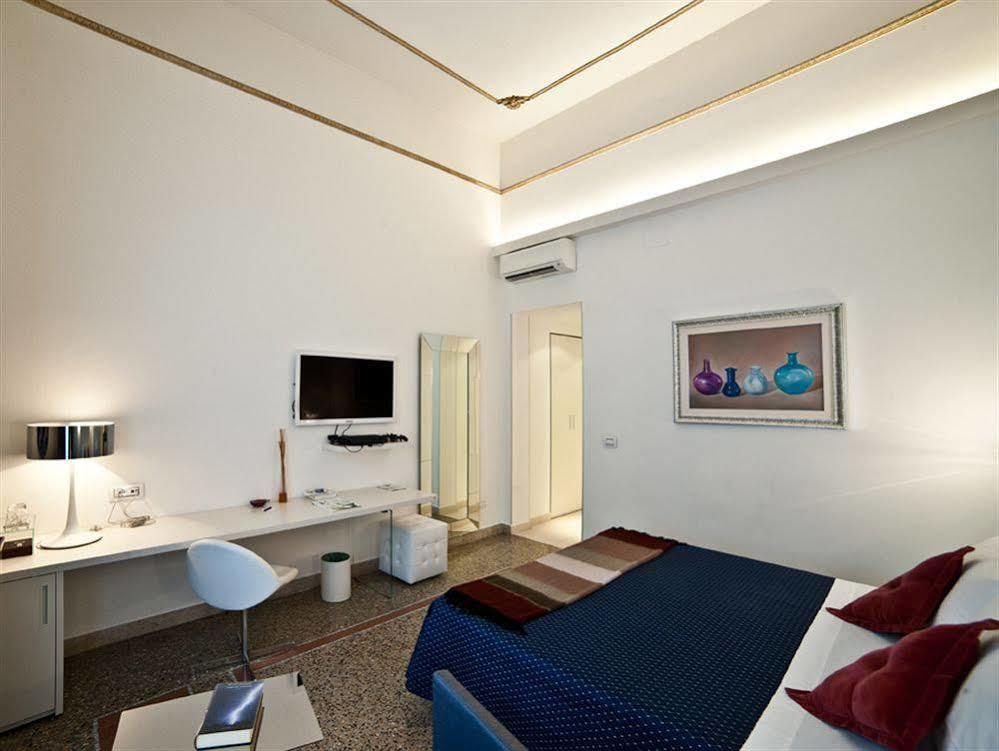 Town House Cavour Bed & Breakfast Reggio di Calabria Bagian luar foto